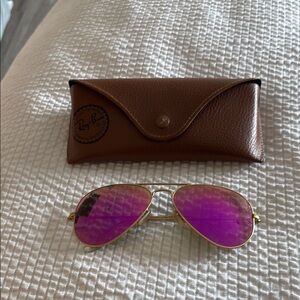 Ray-Ban Gold Aviator Sunglasses with Pink Lenses